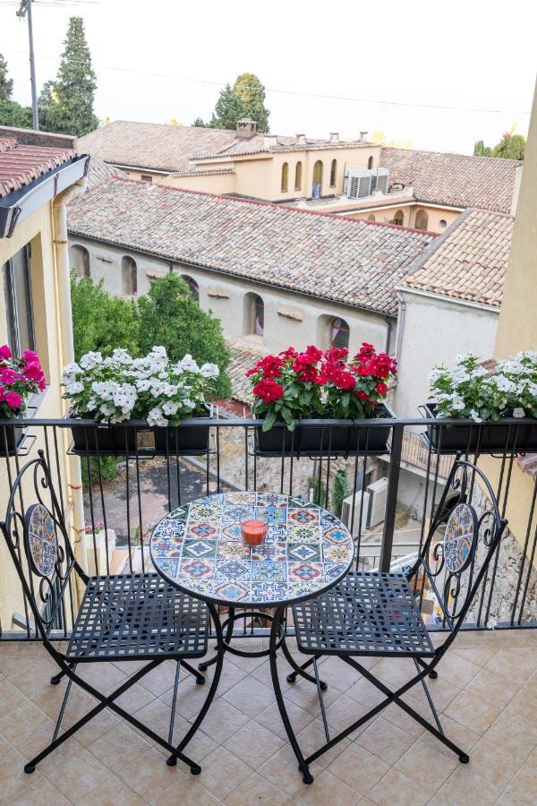 Tyche Apartaments & Rooms Таормина Экстерьер фото